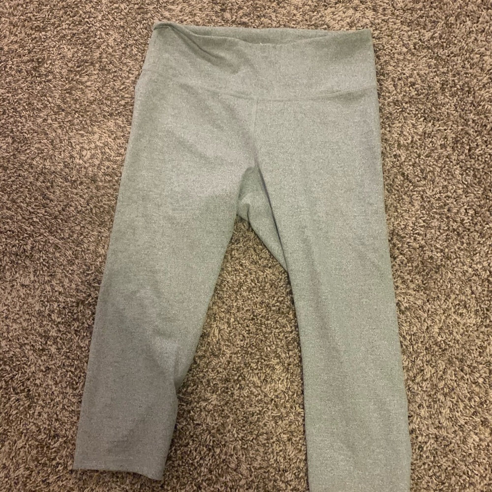 Old navy gray capri leggings